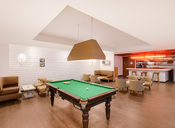 Indore hotels with game room